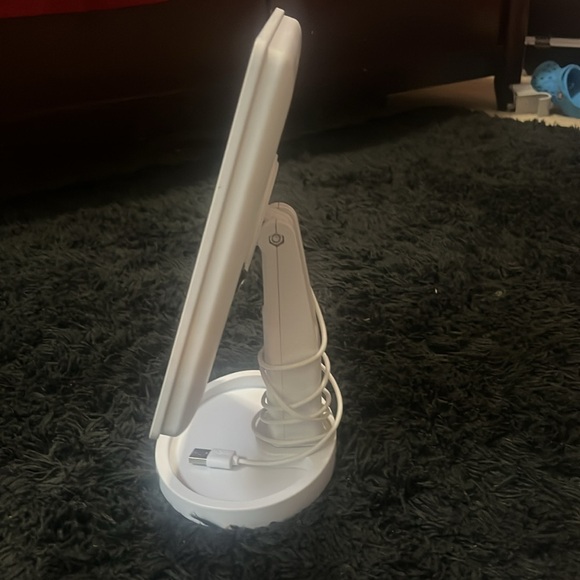 Super cute ! Mirror w/Light from Amazon. Only used once ! - Picture 2 of 3